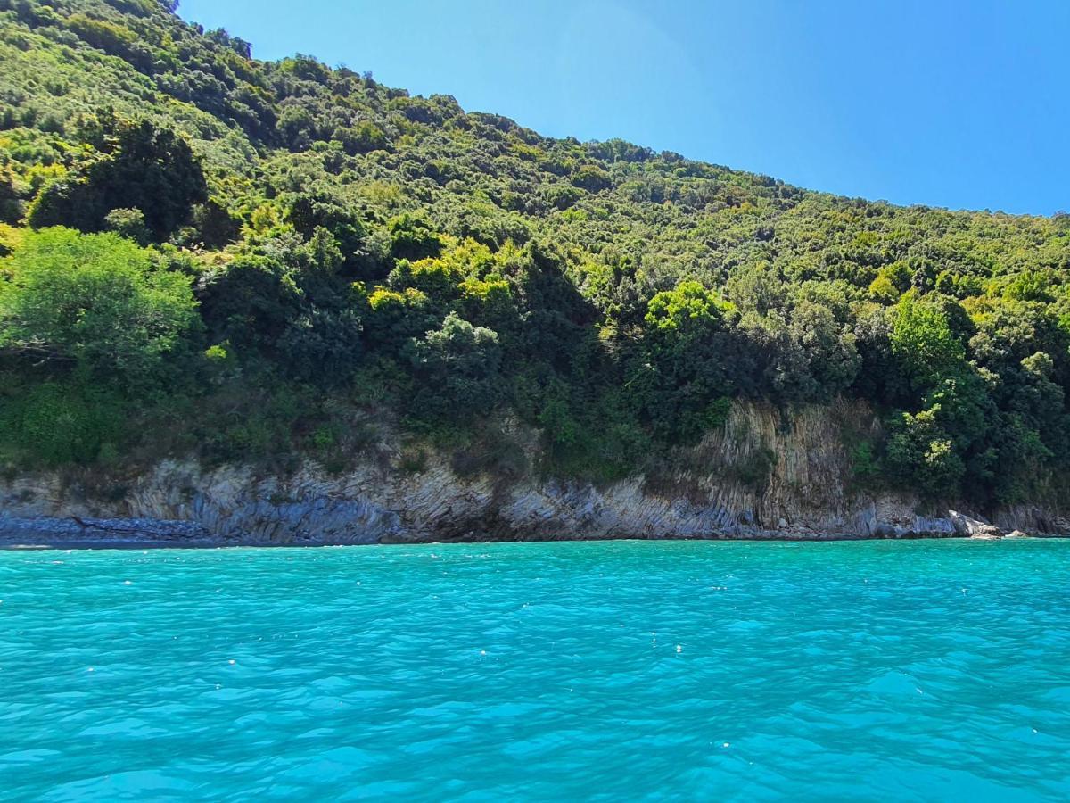 Villa Smeralda Sarandë Exteriör bild